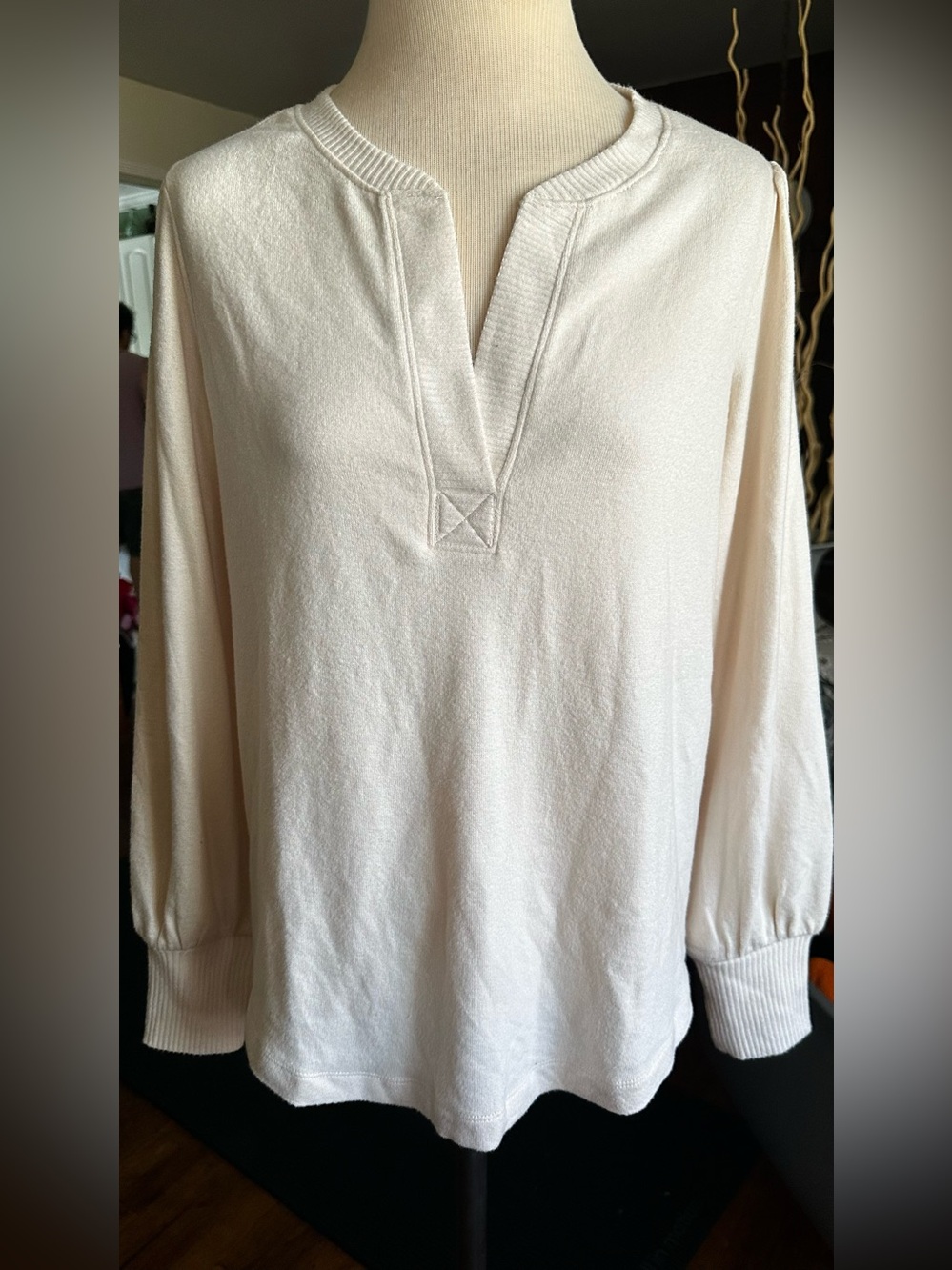 Buffalo David Bitton Women's Cream Split V-Neck Long Sleeve Top